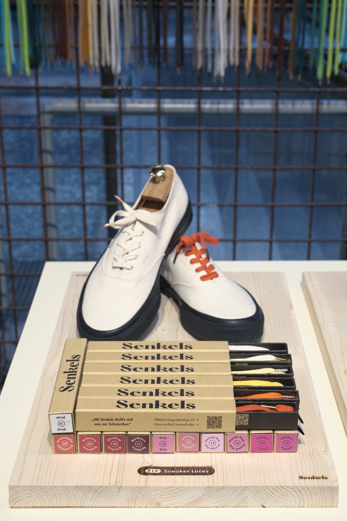 Presentation Board - Round Waxed engraving detail
