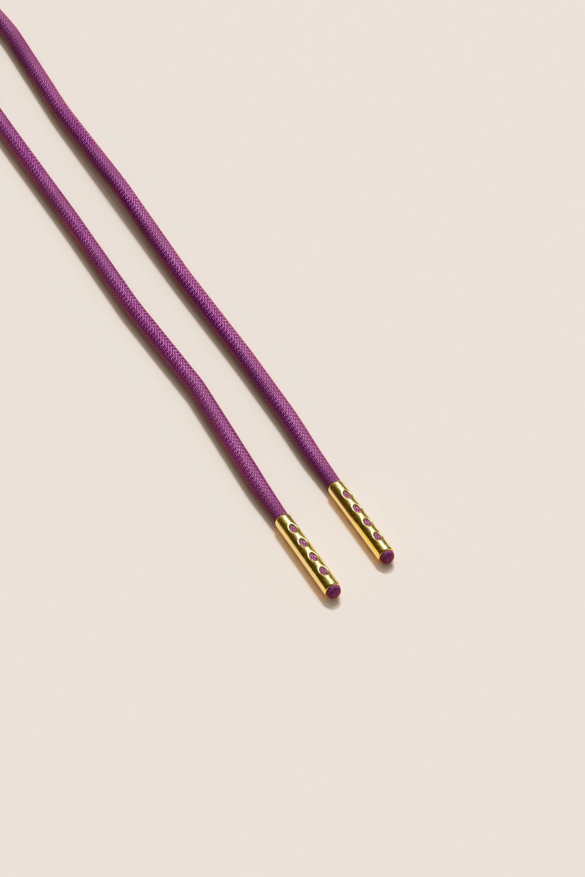 Senkels Plum 2.5mm Round Waxed Shoelaces with Gold Aglets