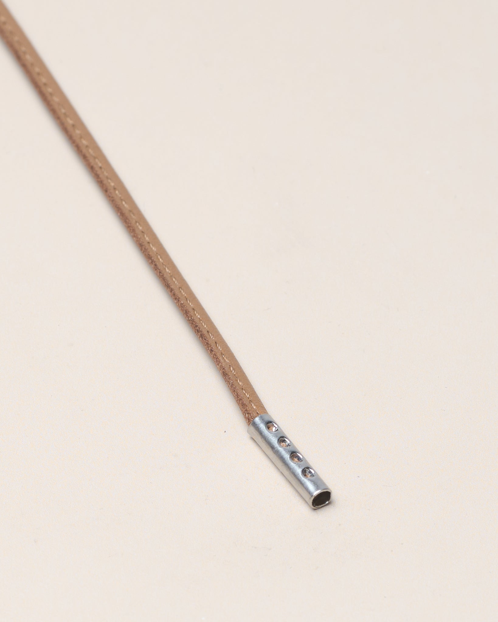 Sedlová hnědá - 4mm prošívané kožené tkaničky